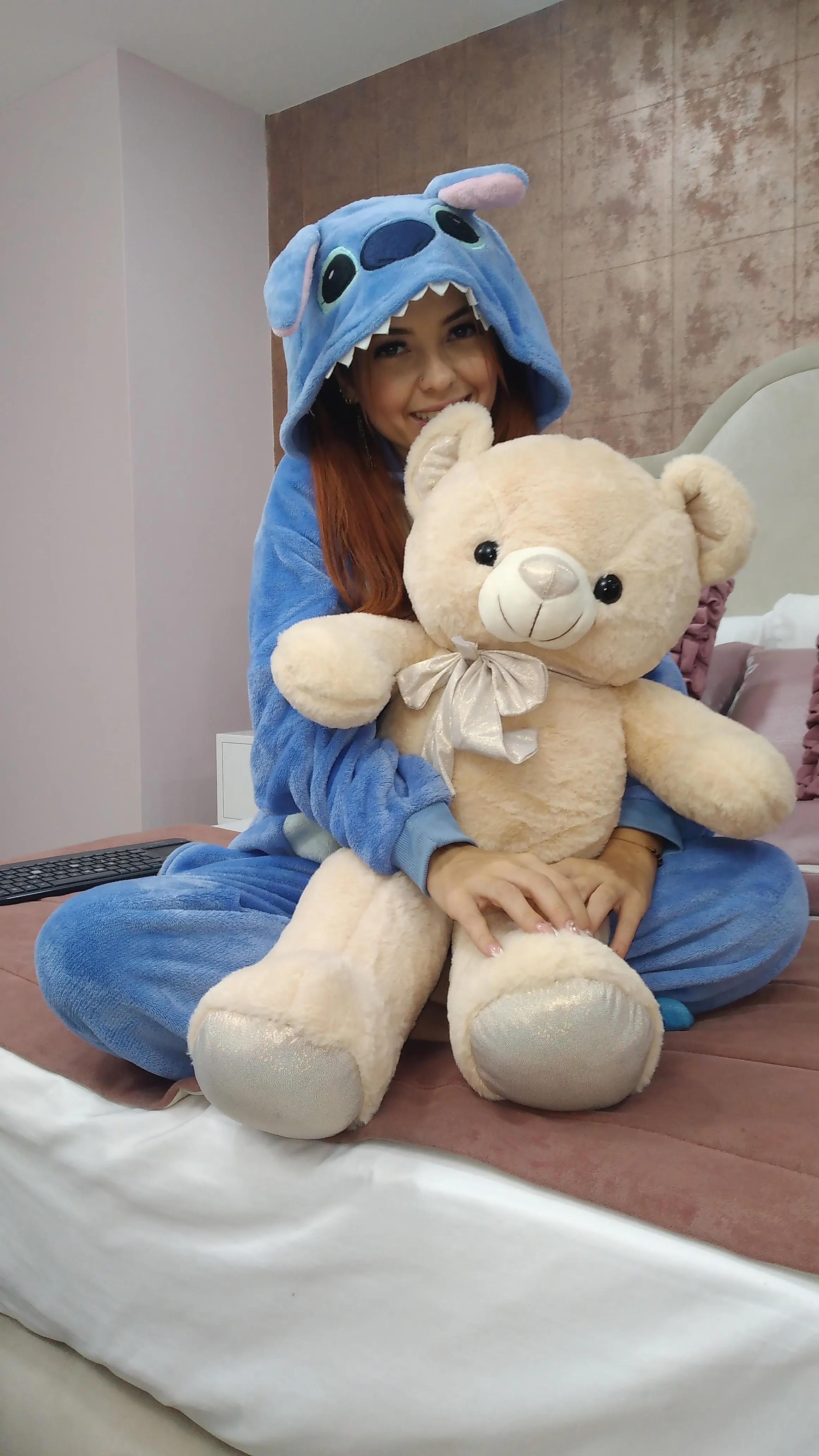 Live sex webcam photo for MaisyWarnerr #7840949