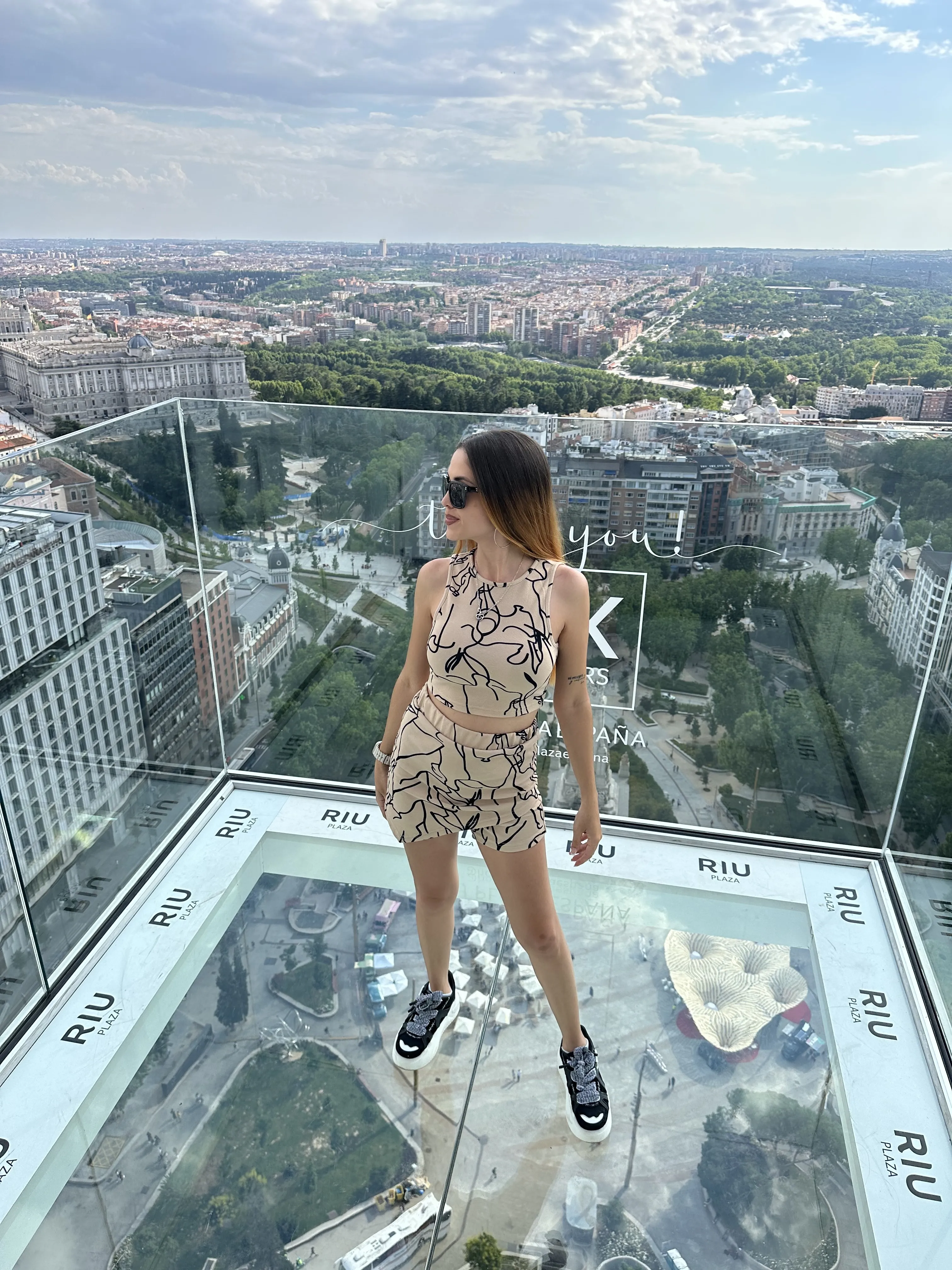 Live sex webcam photo for MaisyWarnerr #7842232