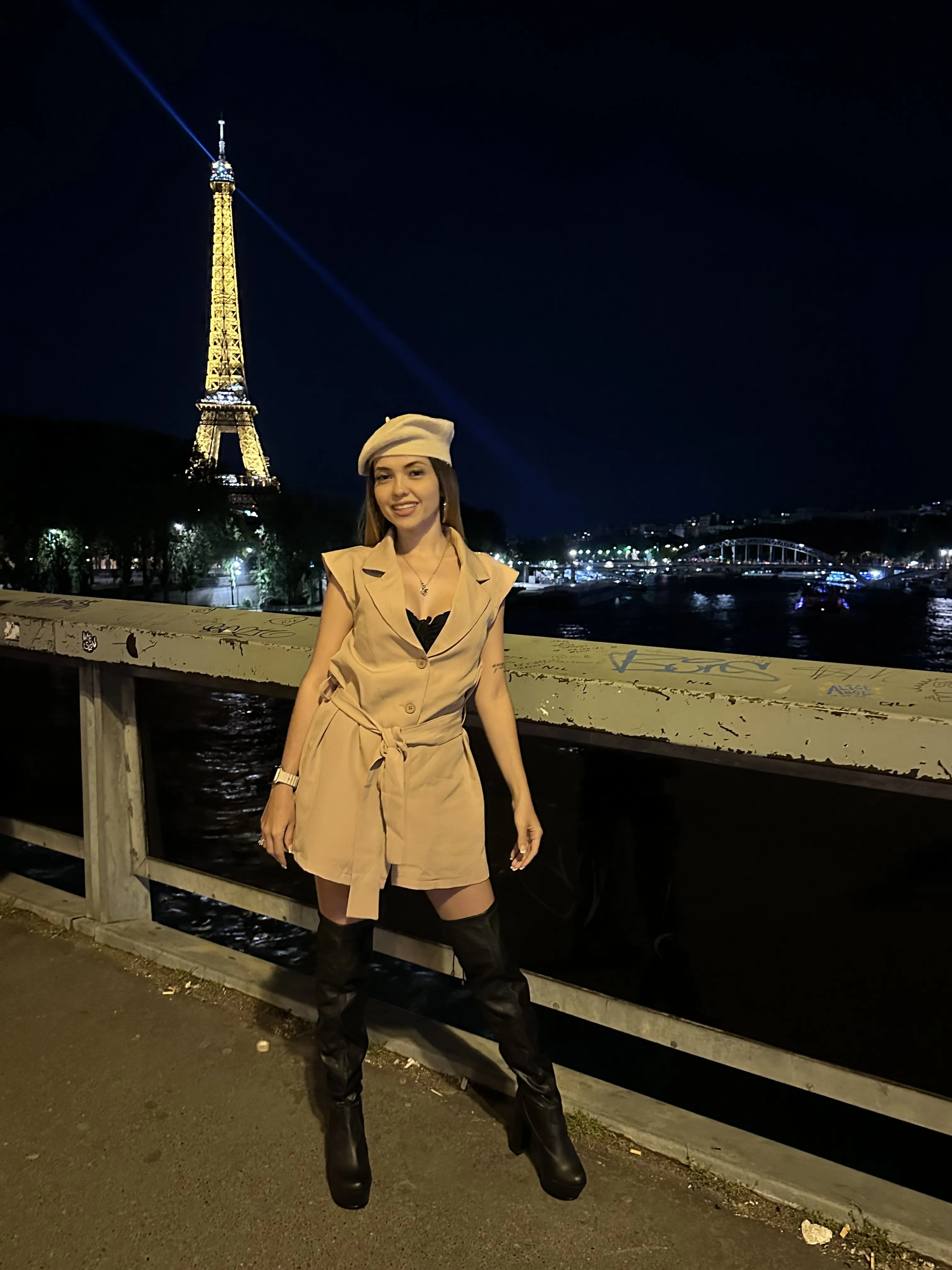 Live sex webcam photo for MaisyWarnerr #7842230