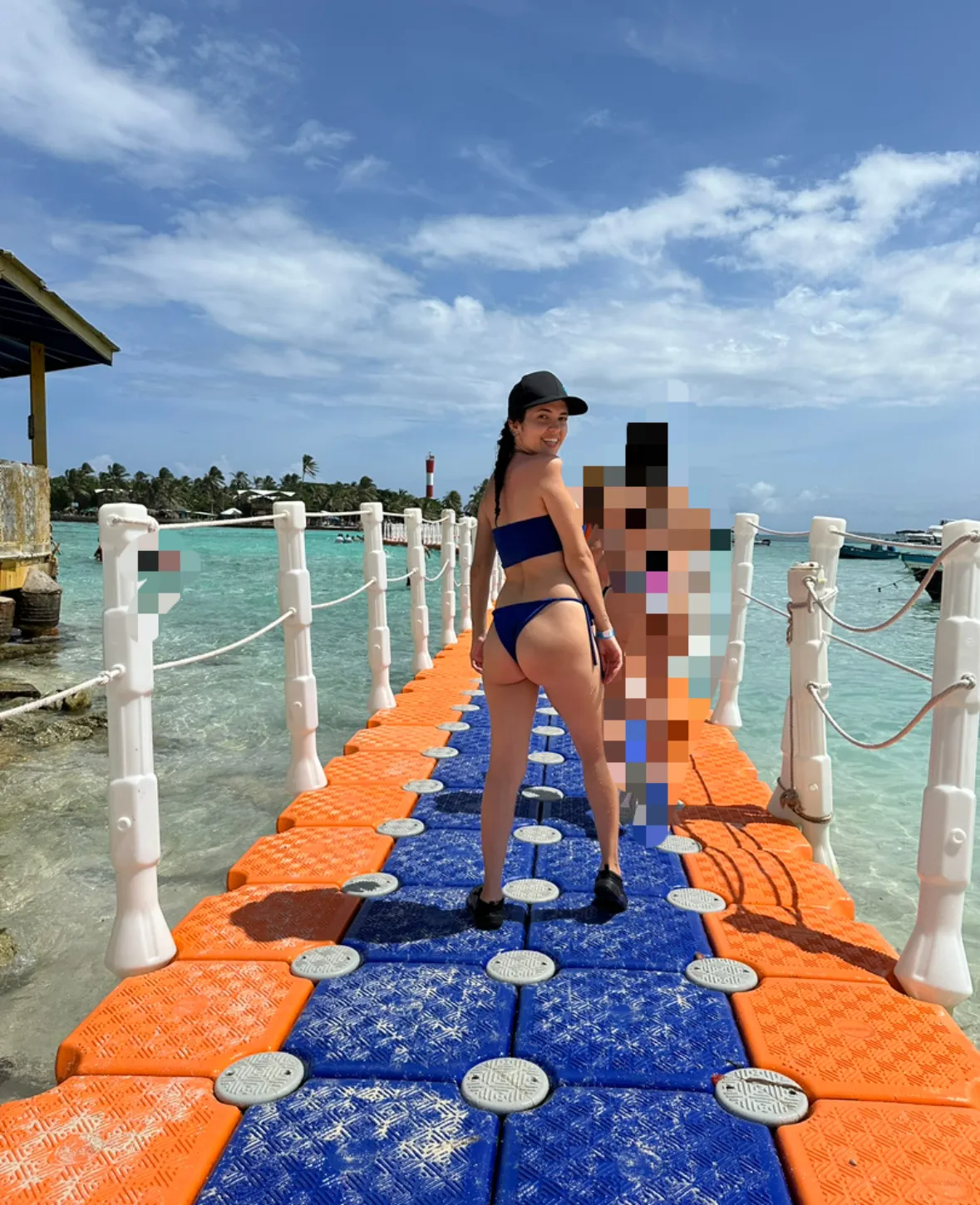 Live sex webcam photo for MaisyWarnerr #7842416