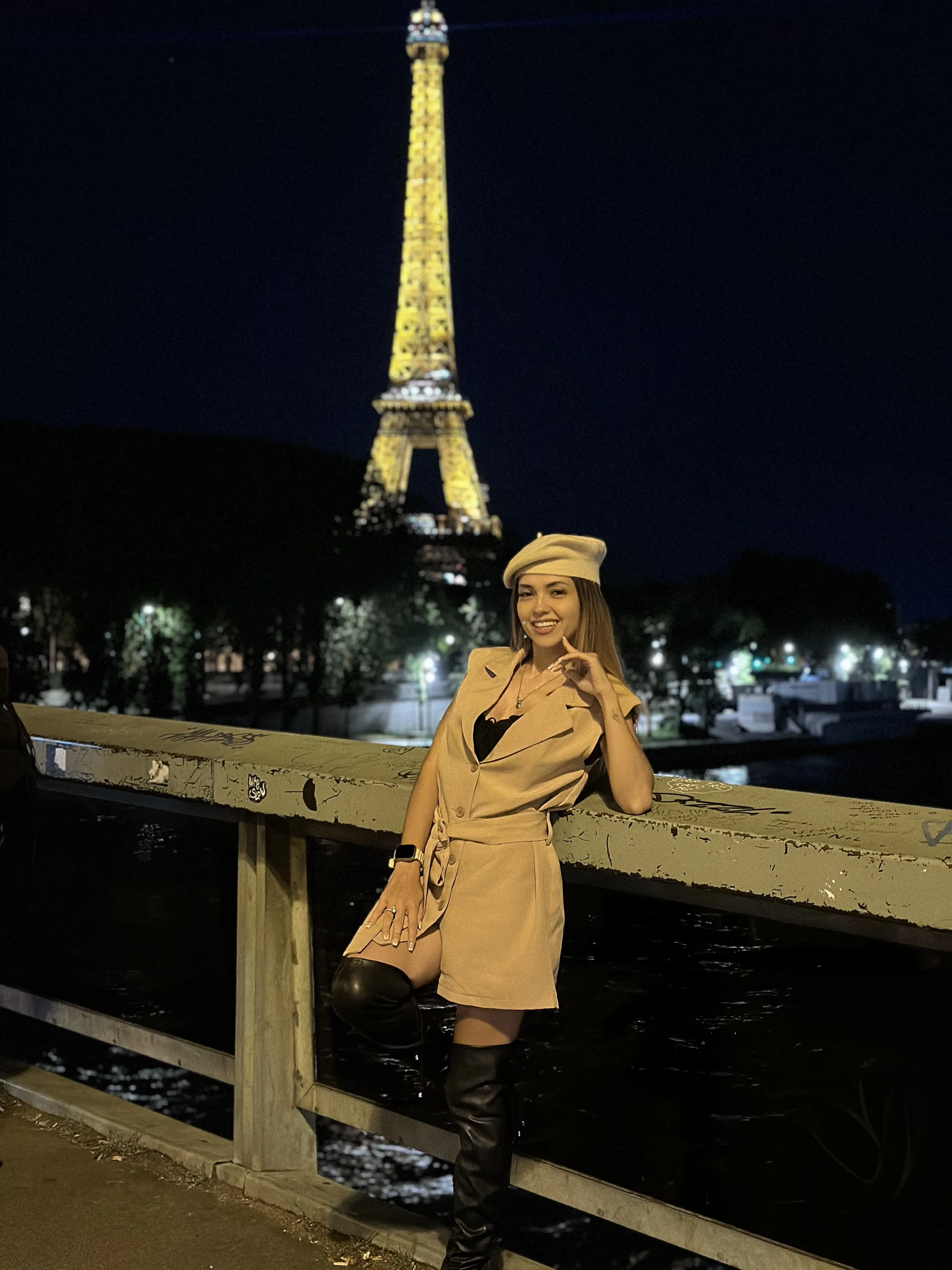 Live sex webcam photo for MaisyWarnerr #7842237