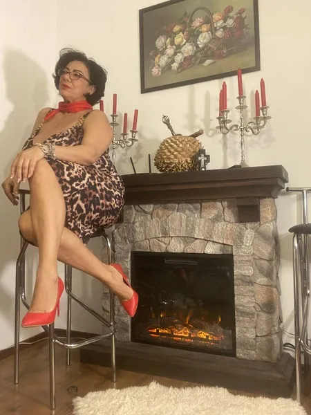 Live sex webcam photo for QueenFeetKari #7111699