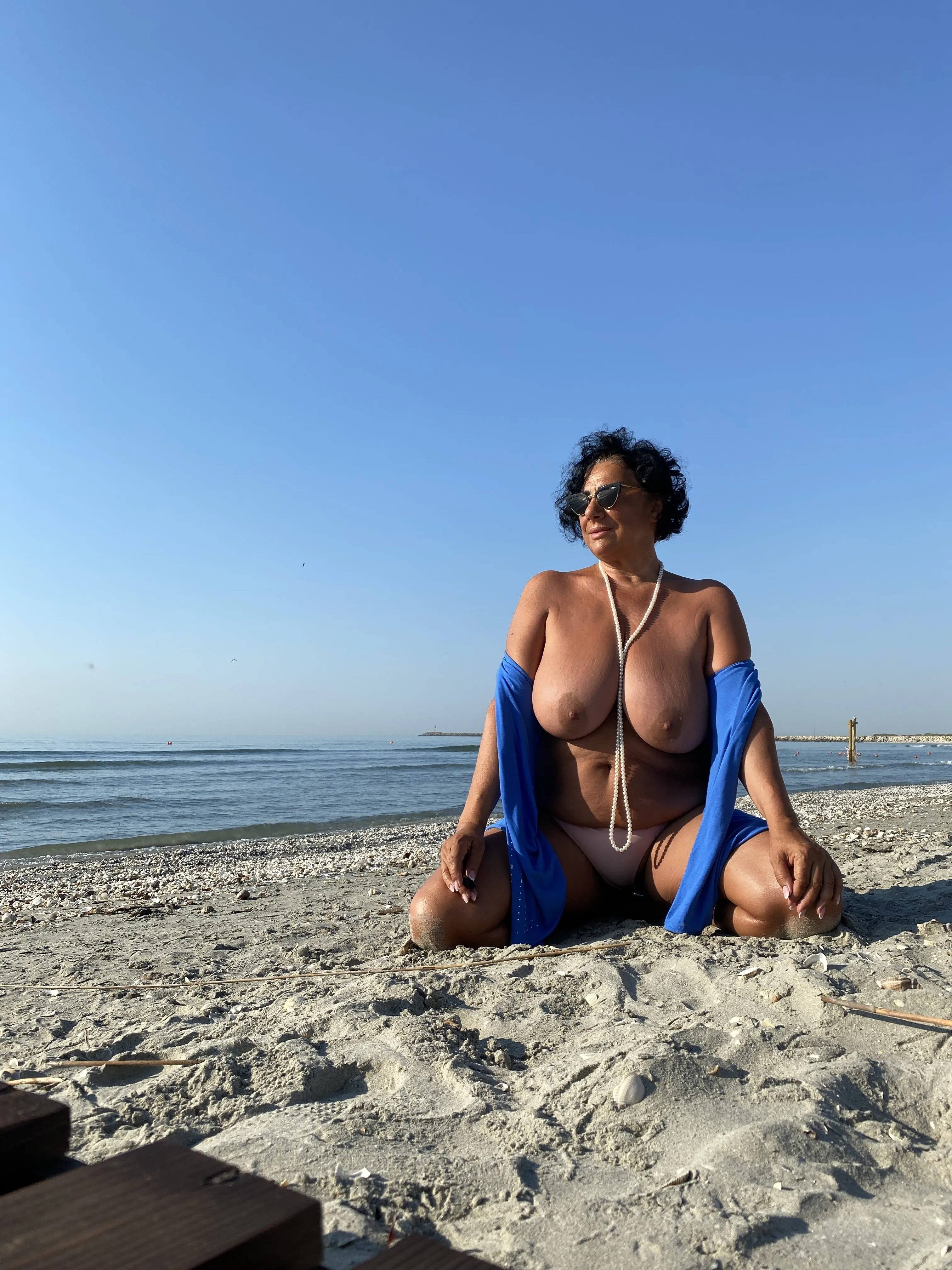 Live sex webcam photo for QueenFeetKari #7111910