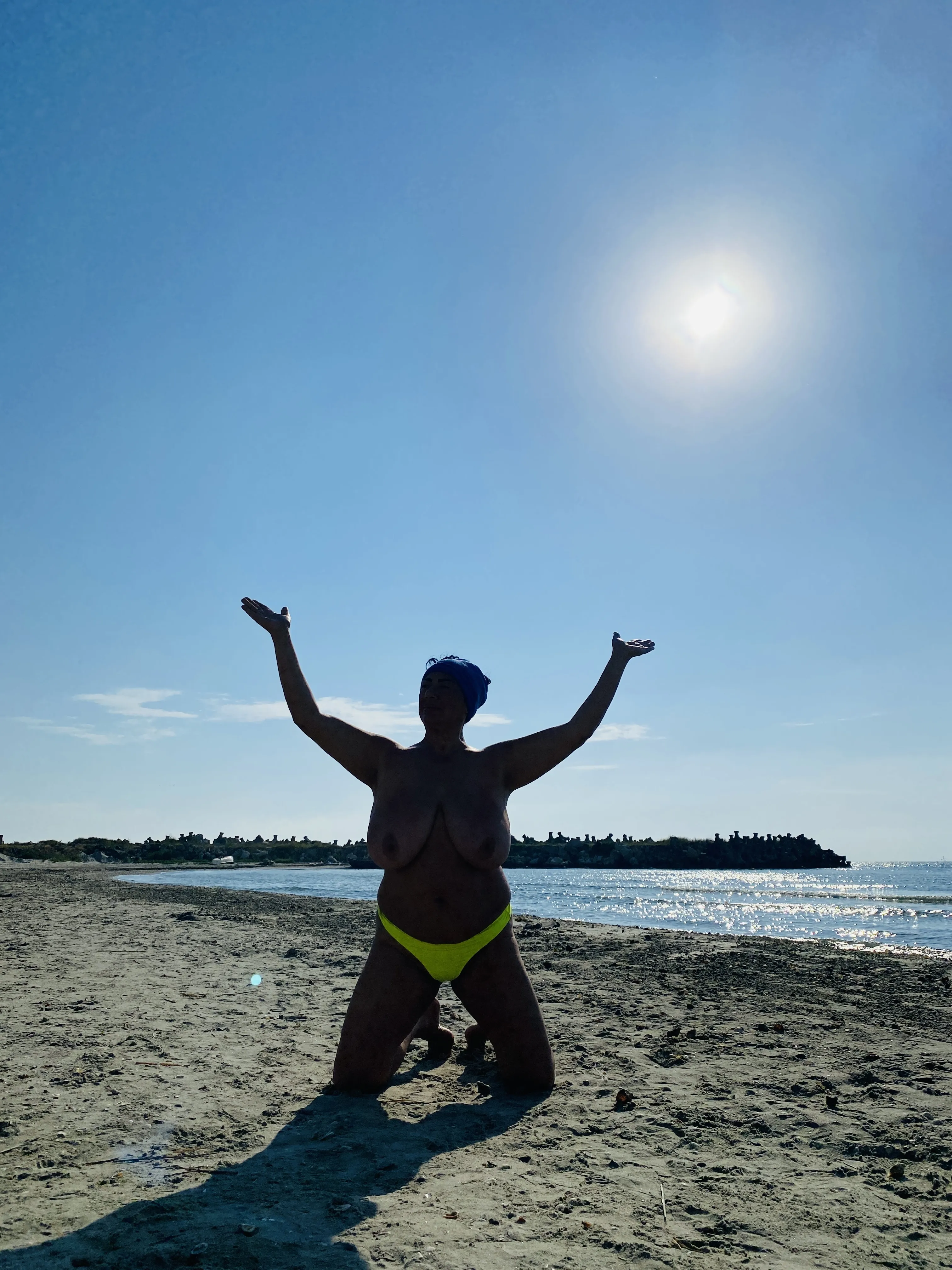 Live sex webcam photo for QueenFeetKari #7111911