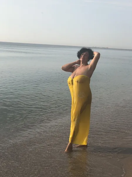 Live sex webcam photo for QueenFeetKari #7111639