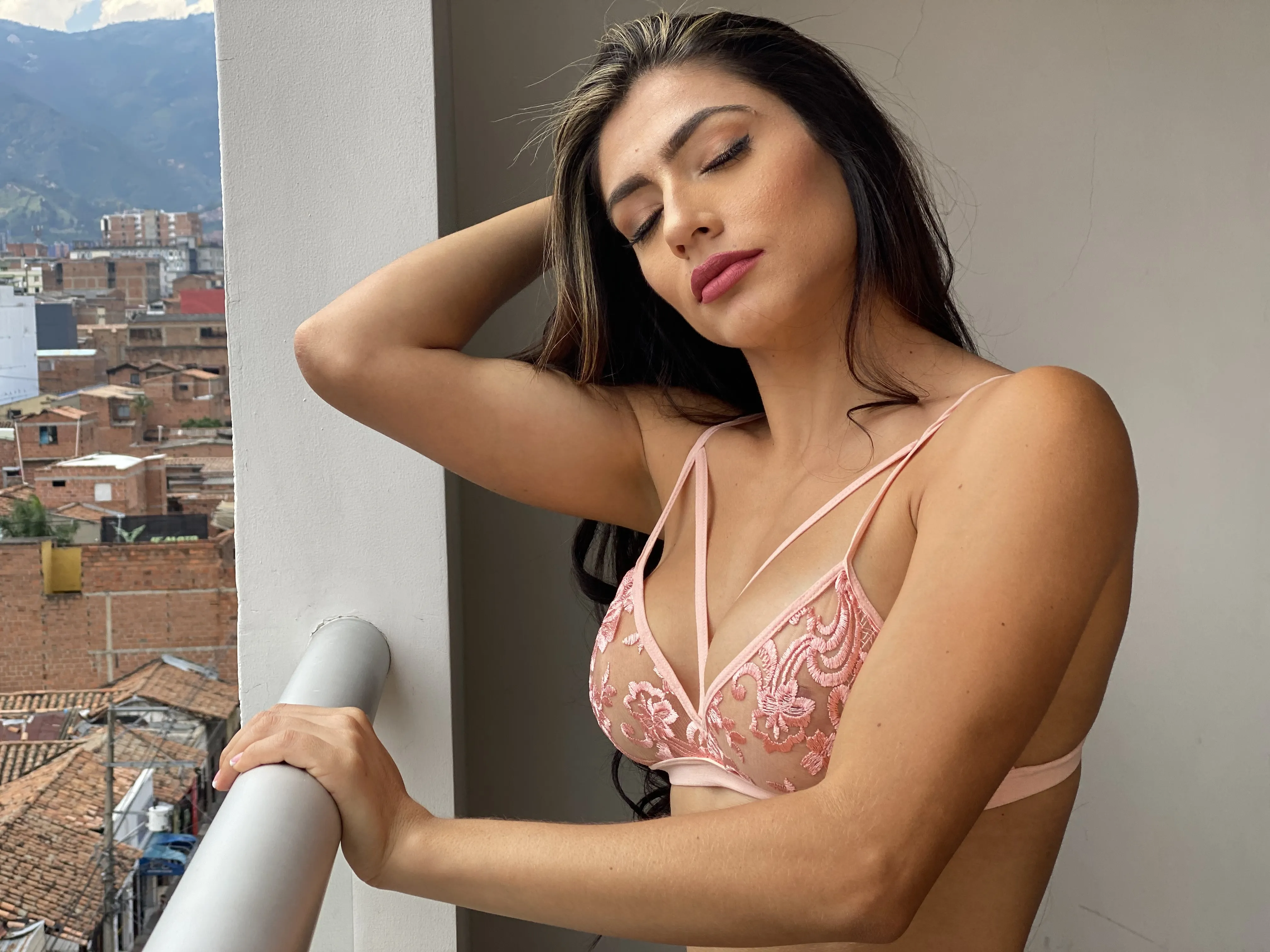 Live sex webcam photo for Hannah_Valencia #7399514