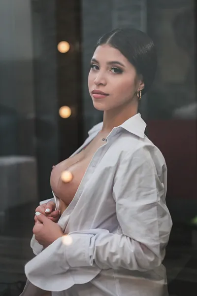 Live sex webcam photo for SaraCarlthon #2468656