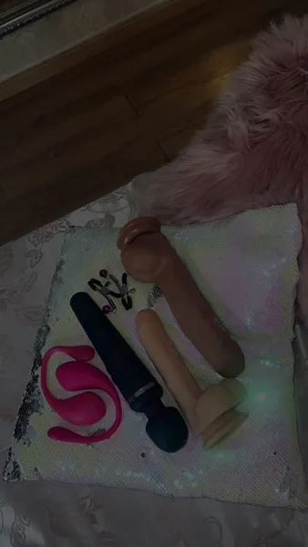 Live sex webcam photo for CaraJenner #6288694