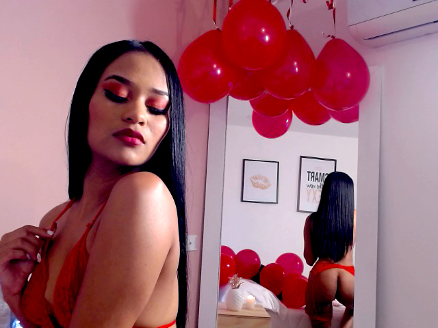 Live sex webcam photo for CleoBaset #2085432