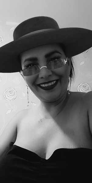 Live sex webcam photo for enmamonica #2951378