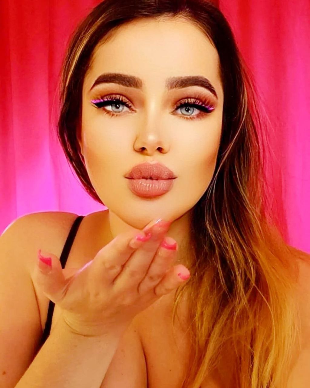 Live sex webcam photo for IVYDEAN #7877325