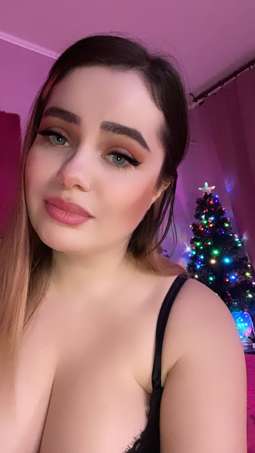 Live sex webcam photo for IVYDEAN #7877317