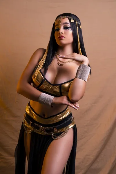 Live sex webcam photo for LuciRaven #2652150