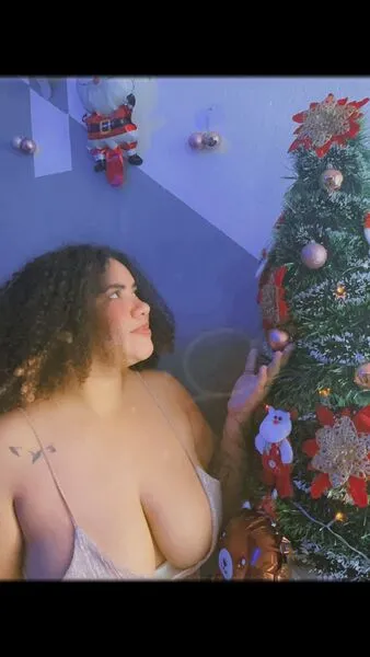 Live sex webcam photo for violet_1830 #6618933