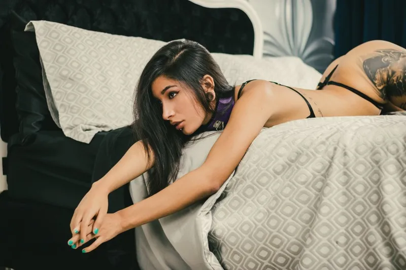 Live sex webcam photo for Louane_Bour #2113567