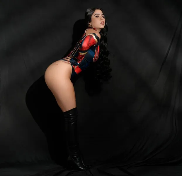 Live sex webcam photo for Lucycolins #3727262