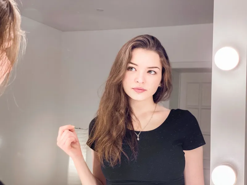 Live sex webcam photo for KissMeKira #2071555