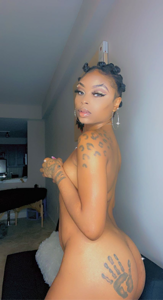 Live sex webcam photo for Lovebug111 #2558307