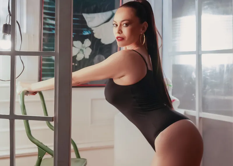 Live sex webcam photo for LolaLopess #2042701