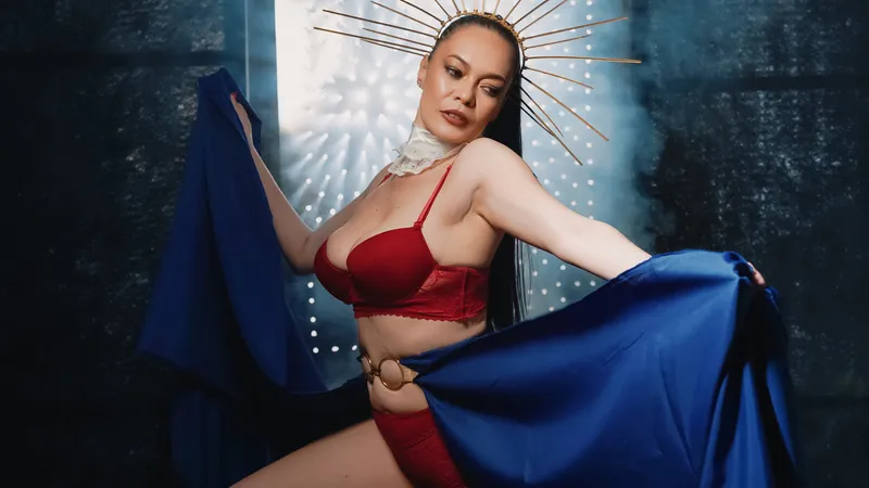 Live sex webcam photo for LolaLopess #2042689