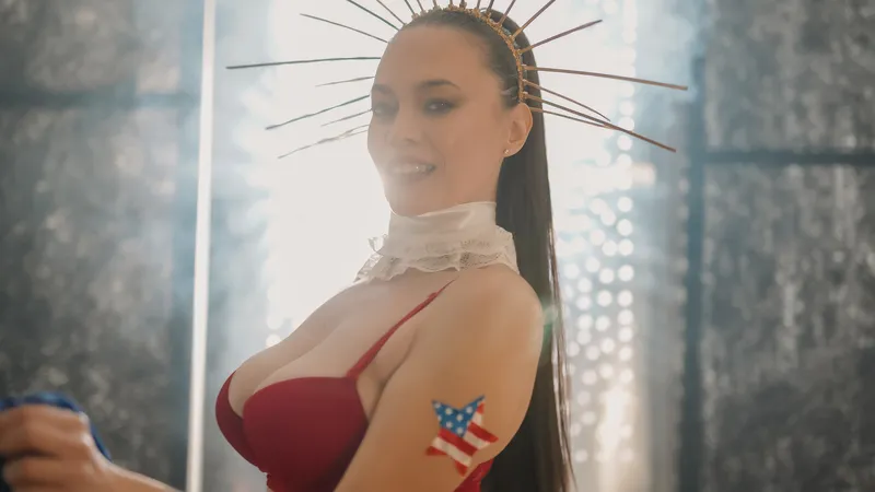 Live sex webcam photo for LolaLopess #2042692