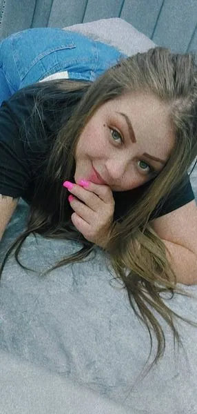 Live sex webcam photo for AshleysWest #2836574