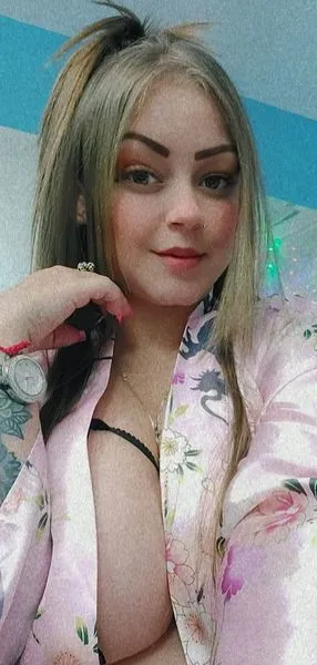 Live sex webcam photo for AshleysWest #2888061
