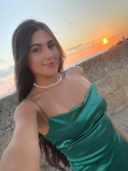 Live sex webcam photo for MarianaGrace #2409123