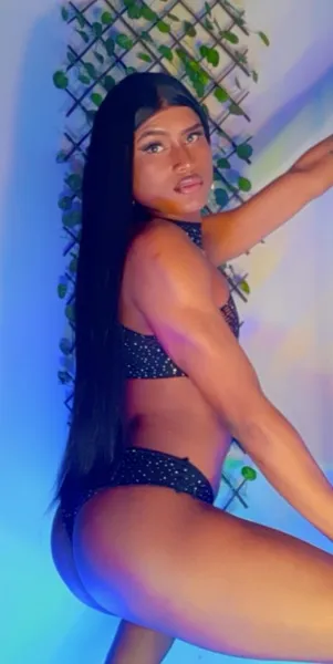 Live sex webcam photo for LuisaCollins #3387821