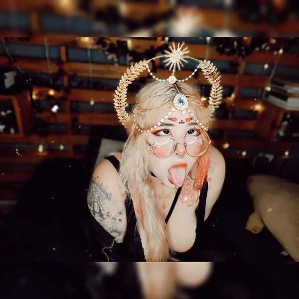 Live sex webcam photo for KylieBroks #3440291