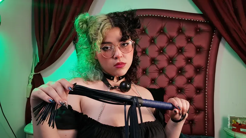 Live sex webcam photo for KylieBroks #2223765