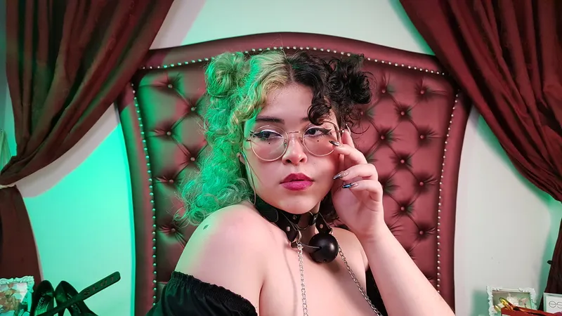 Live sex webcam photo for KylieBroks #2223769