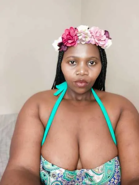 Live sex webcam photo for SexyHips76 #2528551