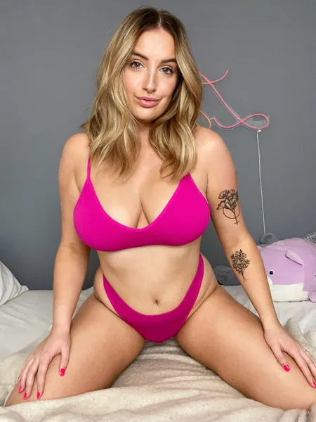 Live sex webcam photo for LuckyLana #7954381