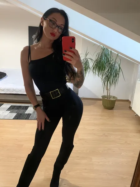 Live sex webcam photo for Nicole_Sin #2101306