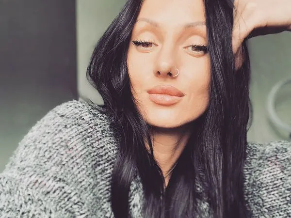 Live sex webcam photo for Nicole_Sin #3211983