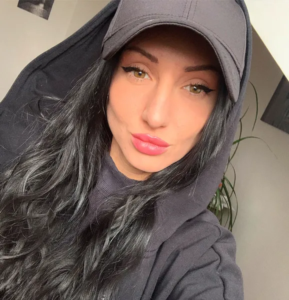 Live sex webcam photo for Nicole_Sin #2101309