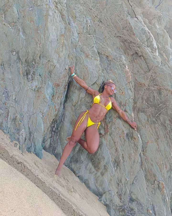 Live sex webcam photo for KarinRoss #8357003