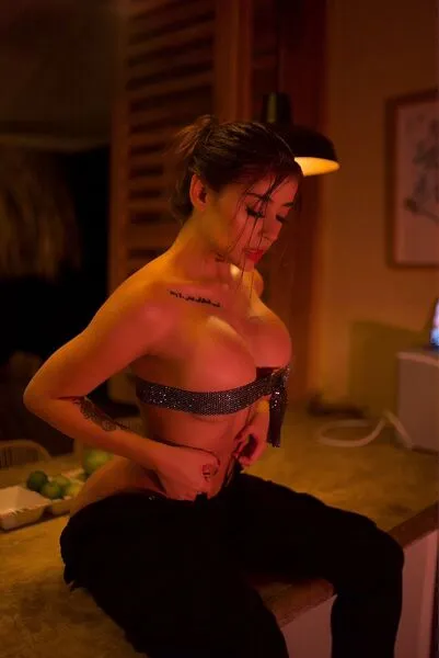 Live sex webcam photo for KaroWhatson #5595665