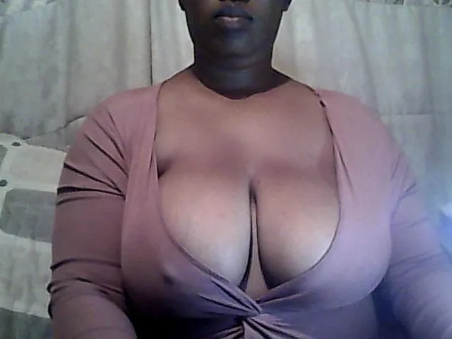 Live sex webcam photo for SexyQueenM #4006256