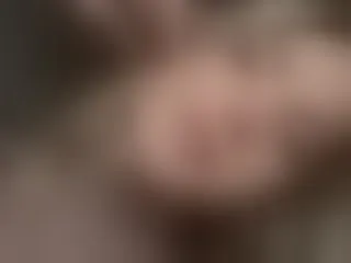 Live sex webcam photo for Alyonaqueenn