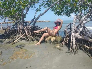 Live sex webcam photo for AmeliaMiranda