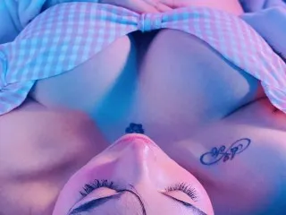 Live sex webcam photo for ChloeeTompsony