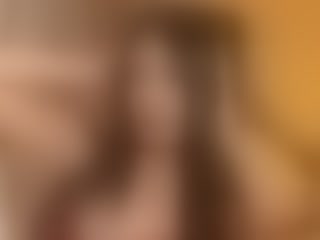 Live sex webcam photo for EmmyBellucci
