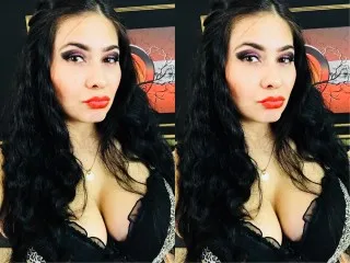 Live sex webcam photo for KellyWildTS