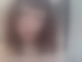 Live sex webcam photo for LucyRousseau
