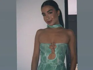 Live sex webcam photo for emmaelliss