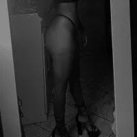 Live sex webcam photo for AAngell00 #277937781