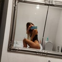 Live sex webcam photo for AdrianaLaxFreshX #277741442