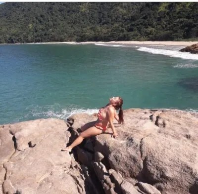 Live sex webcam photo for Alaninha01 #275619680